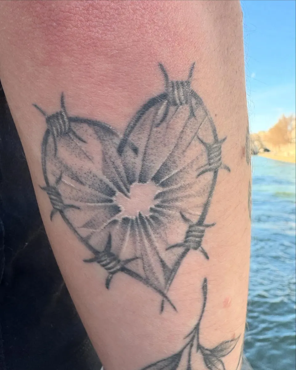 Tatouage « Cœur barbelé »