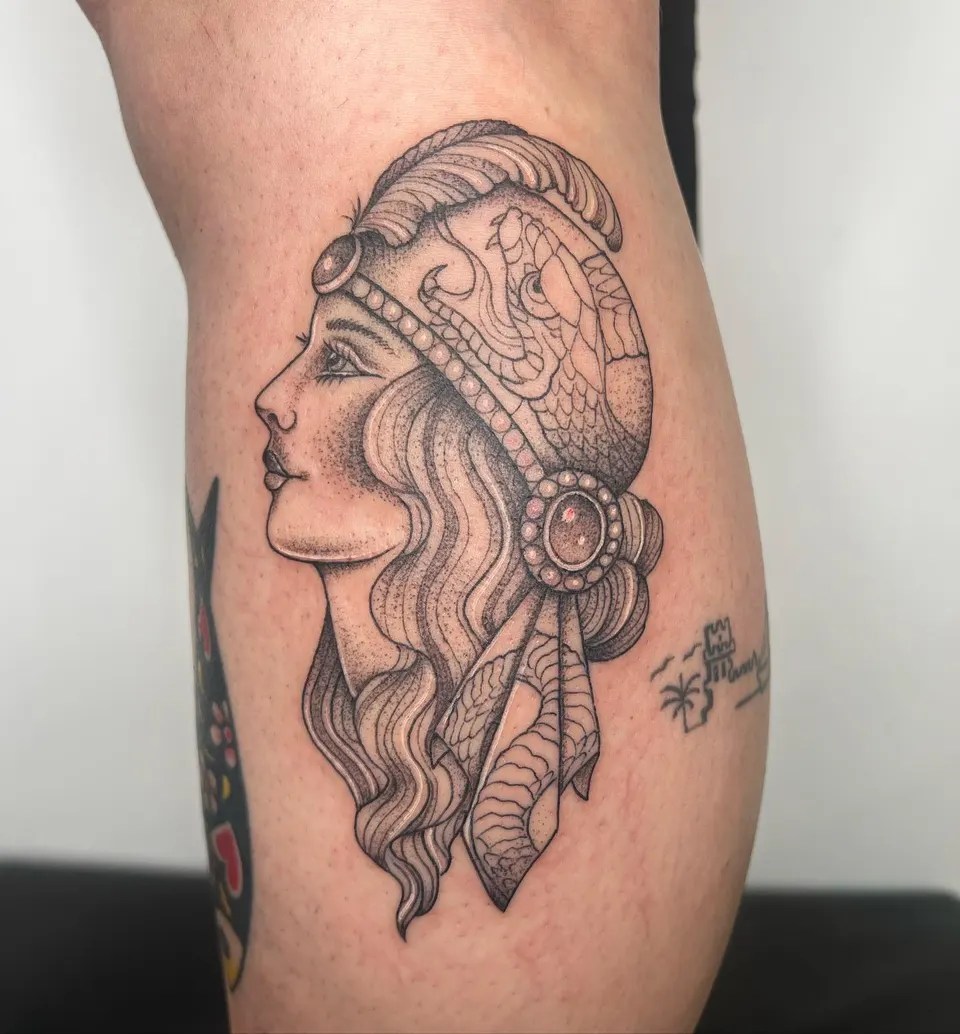 Tatouage « Femme à la coiffe »