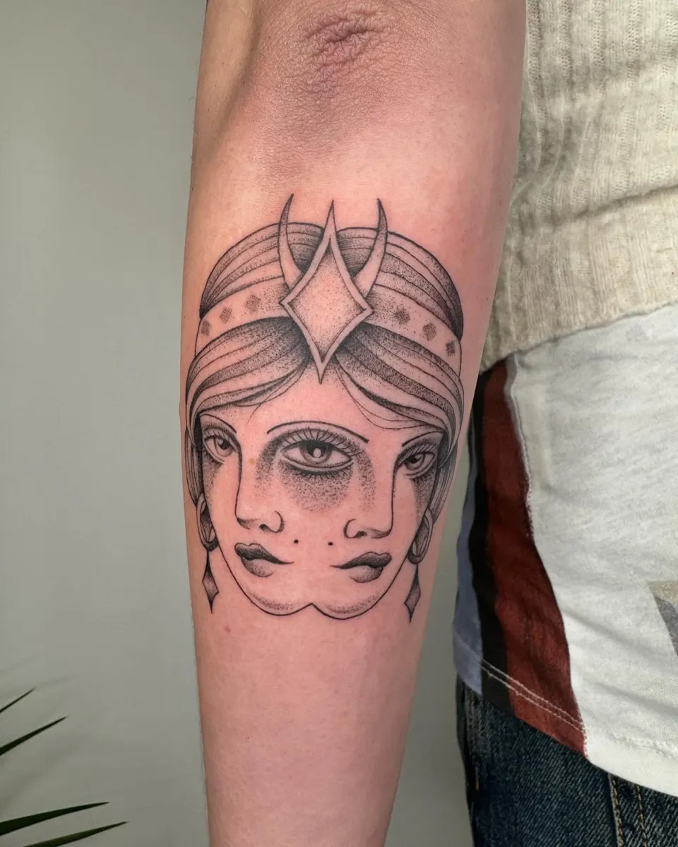 Tatouage « Femme au diadème »